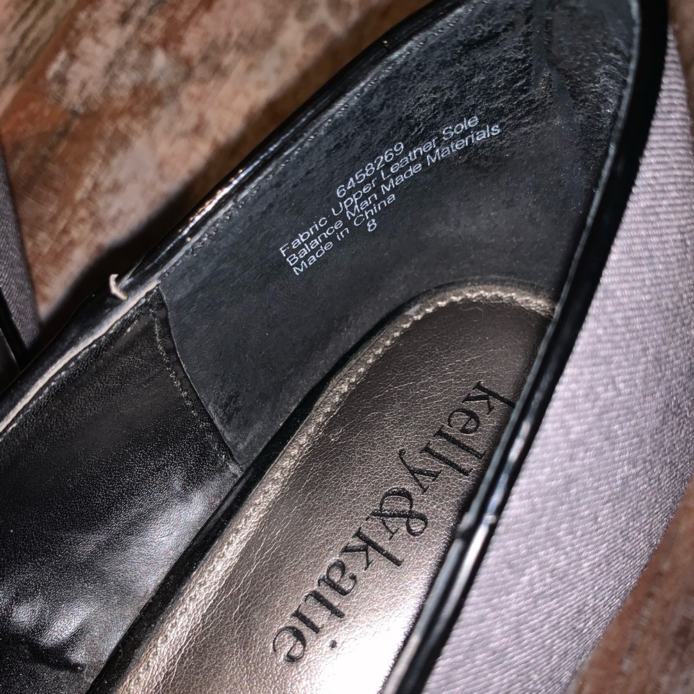 Kelly & Katie Peep Toe Kitten Heels 8 - Picture 7 of 7